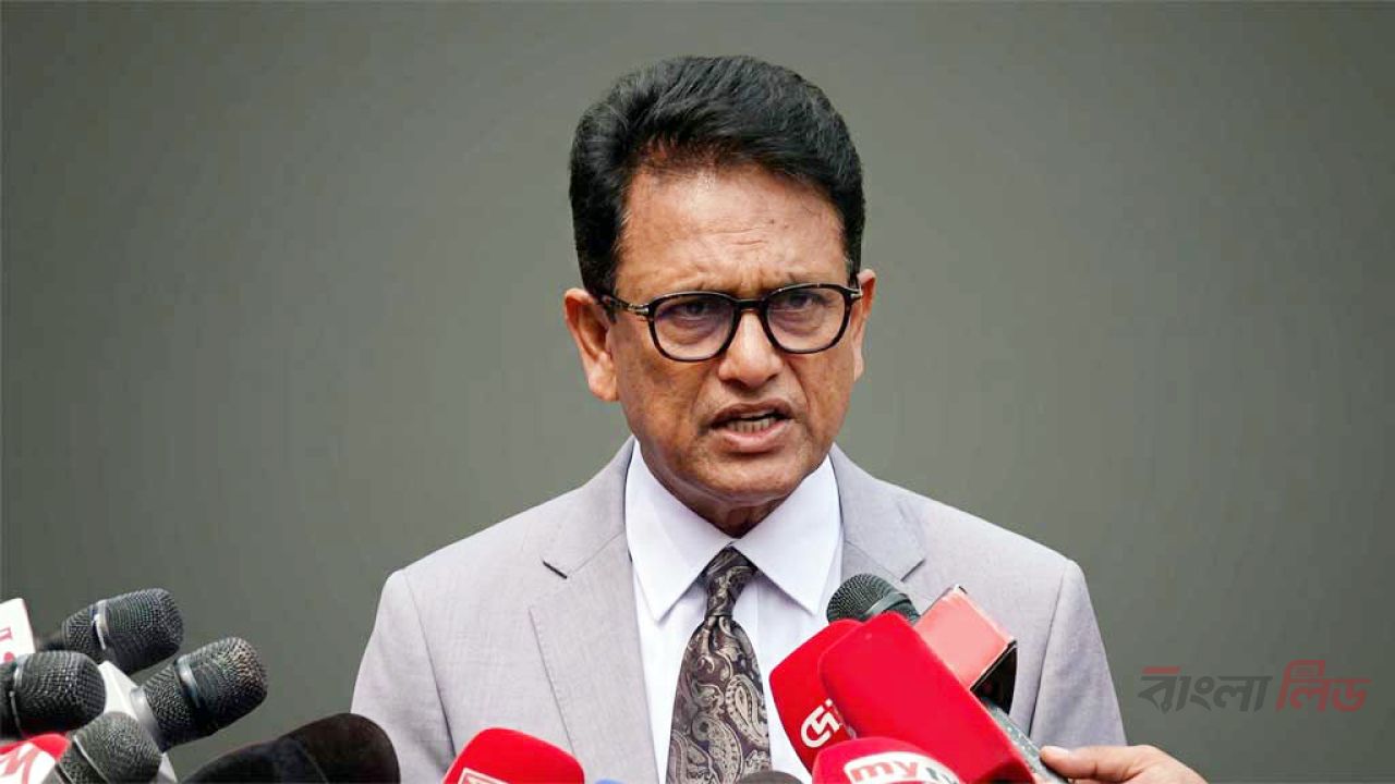 বড়দিনের আগেই শিক্ষার্থীদের হাতে নতুন বই পৌঁছে দেওয়ার আশা শিক্ষামন্ত্রীর