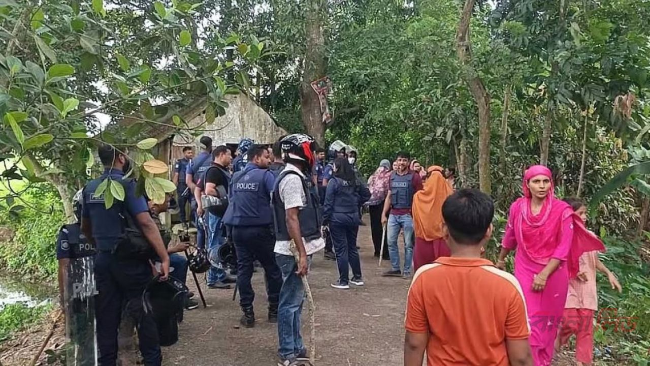 দু’পক্ষের সংঘর্ষে উত্তপ্ত মাদারীপুর, বাড়িঘরে লুট