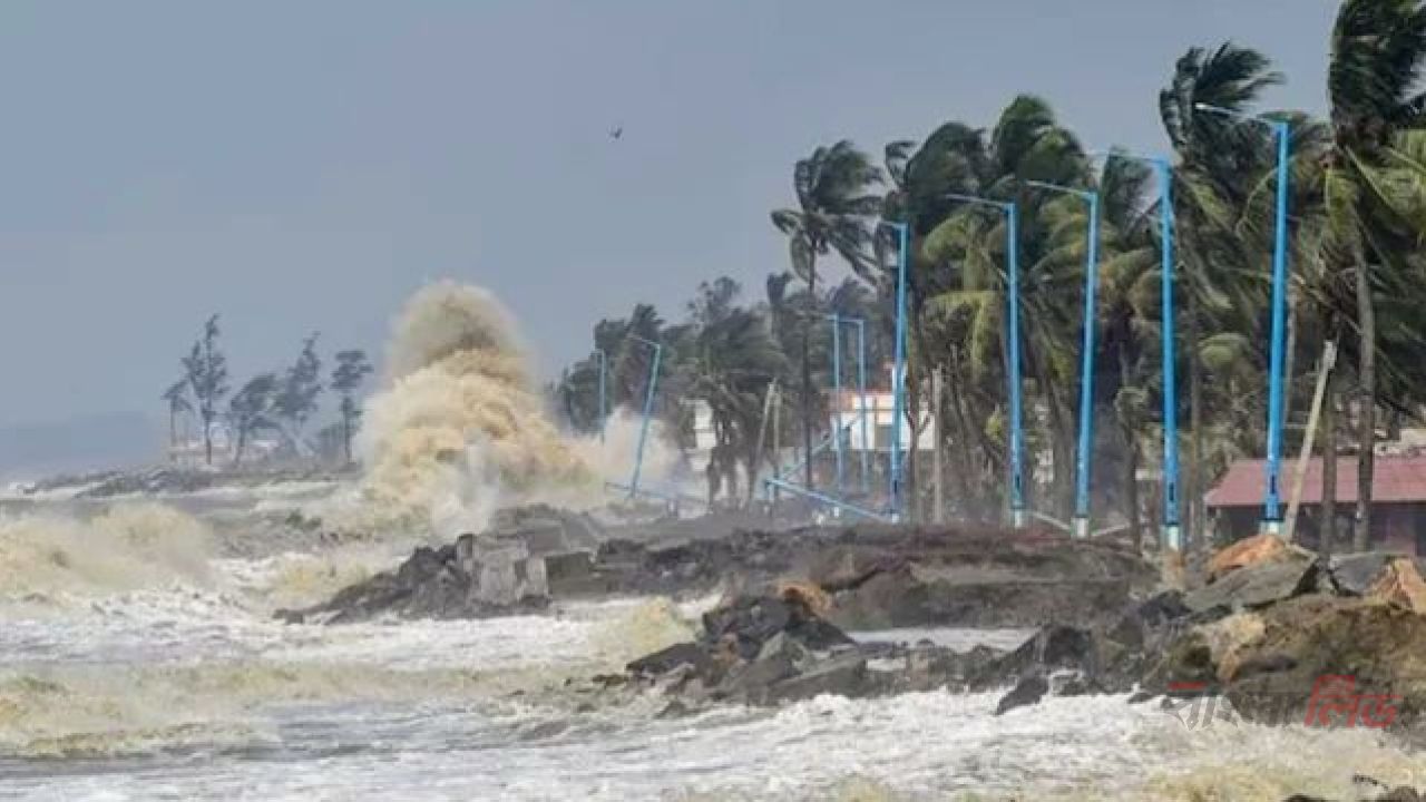 ৪৮ ঘণ্টার মধ্যে লঘুচাপের আশঙ্কা, টানা পাঁচ দিন হতে পারে ভারী বৃষ্টি