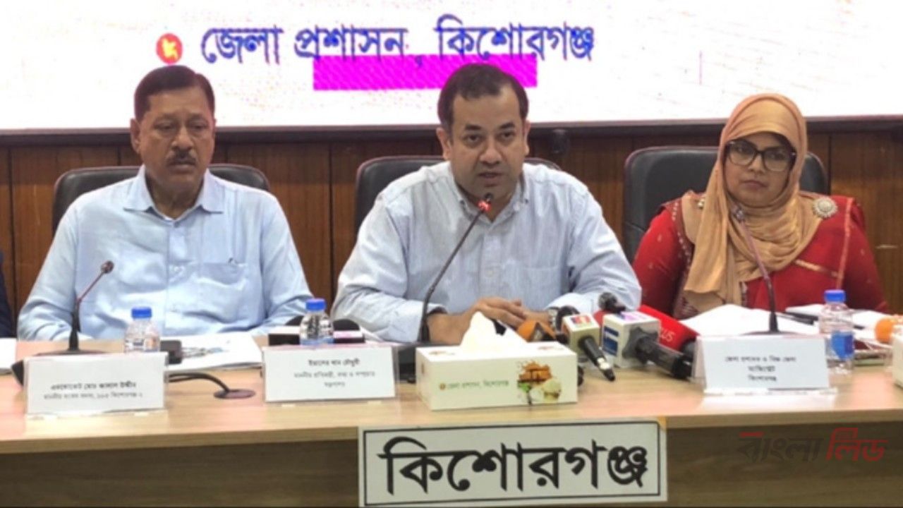 পূজাকে ঘিরে অপপ্রচার ঠেকাতে সতর্ক থাকার আহ্বান তথ্য প্রতিমন্ত্রীর