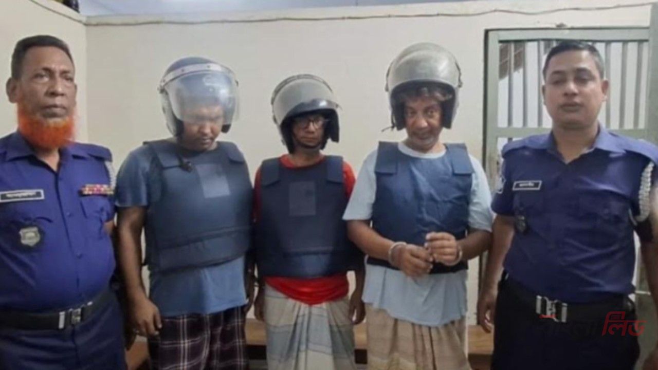 সাবেক মেয়র আইভীর আইনজীবীসহ গ্রে'প্তার ৩